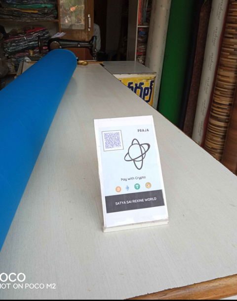 PRAJA QR Code at Partner Outlet